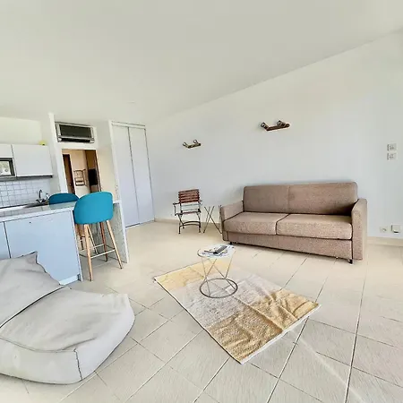 Superbe Pieds Dans L'eau - Parking Gratuit - Terrasse - Emplacement Ideal Dans De Standing