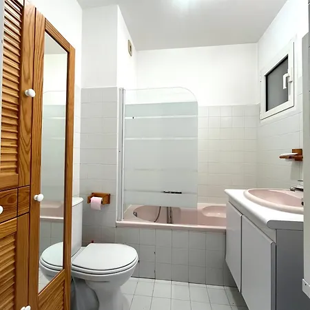 Superbe Pieds Dans L'eau - Parking Gratuit - Terrasse - Emplacement Ideal Dans De Standing Apartment *