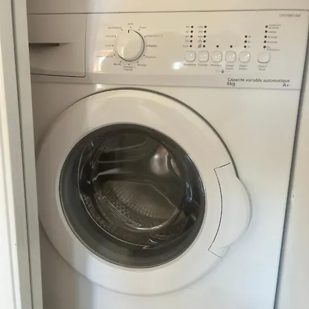 Superbe Pieds Dans L'eau - Parking Gratuit - Terrasse - Emplacement Ideal Dans De Standing Apartment *